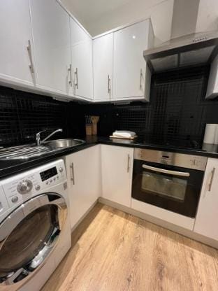 Stunning 2 Bed/2 Bath Flat in Waterloo, London Hotel in City of Westminster