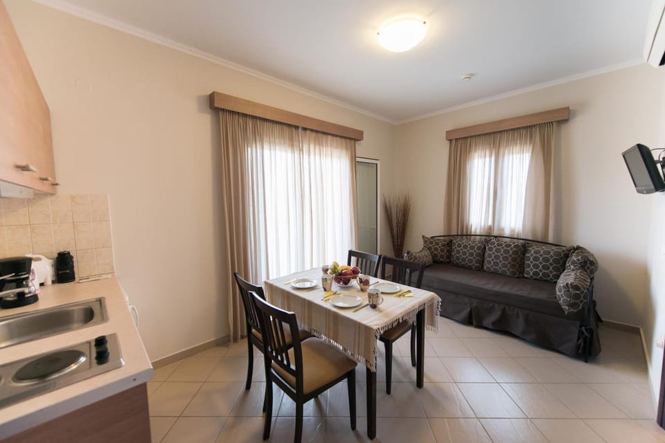 Christina Studios Apartment hotel in Ligia