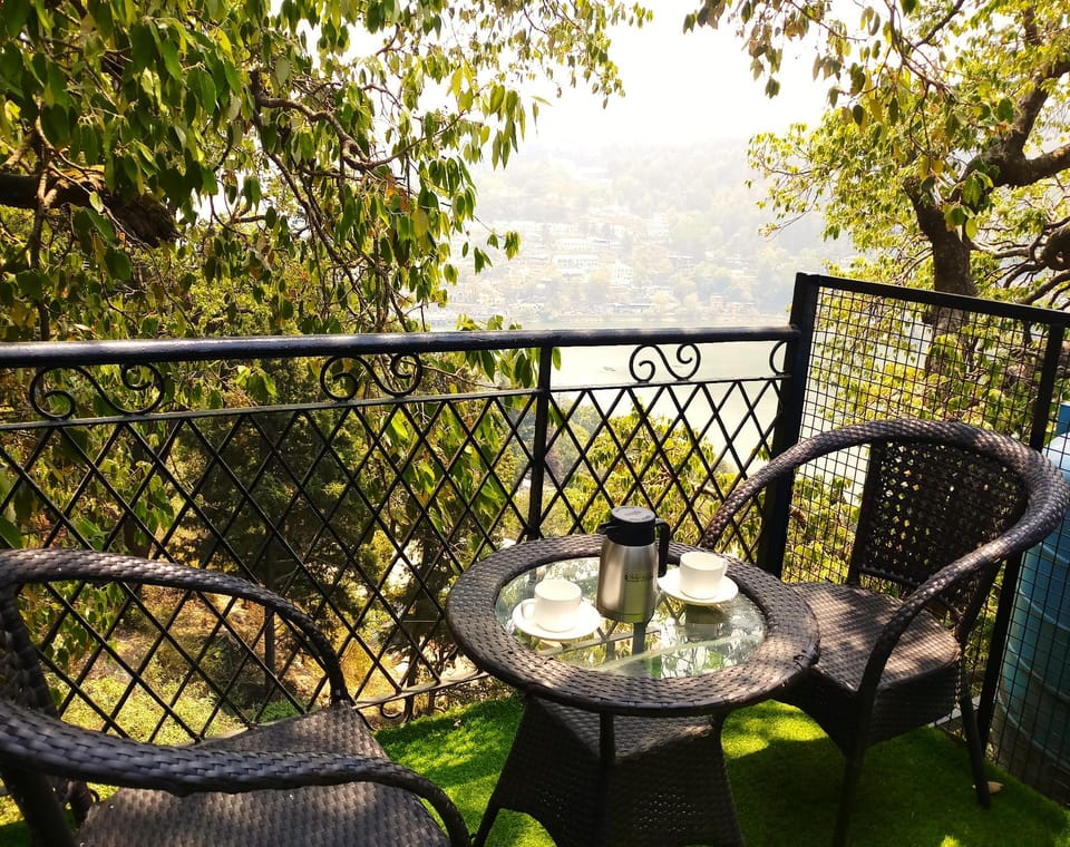 Hotel Mount N Lake Hotel in Uttarakhand