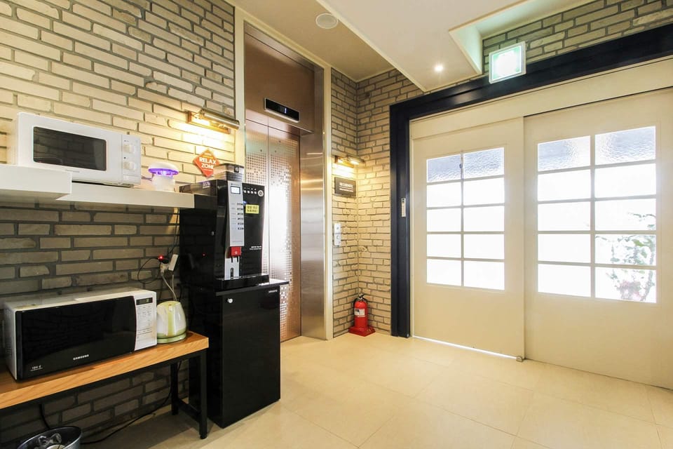 Jinju Hotel The Cloud Motel in South Korea