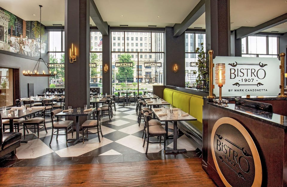 DoubleTree by Hilton Youngstown Downtown Hotel in Youngstown