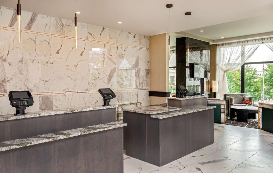 DoubleTree by Hilton Youngstown Downtown Hotel in Youngstown