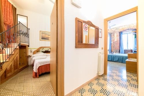 The Vernazza Main Plaza - Rooms & Apartment Hotel in Vernazza