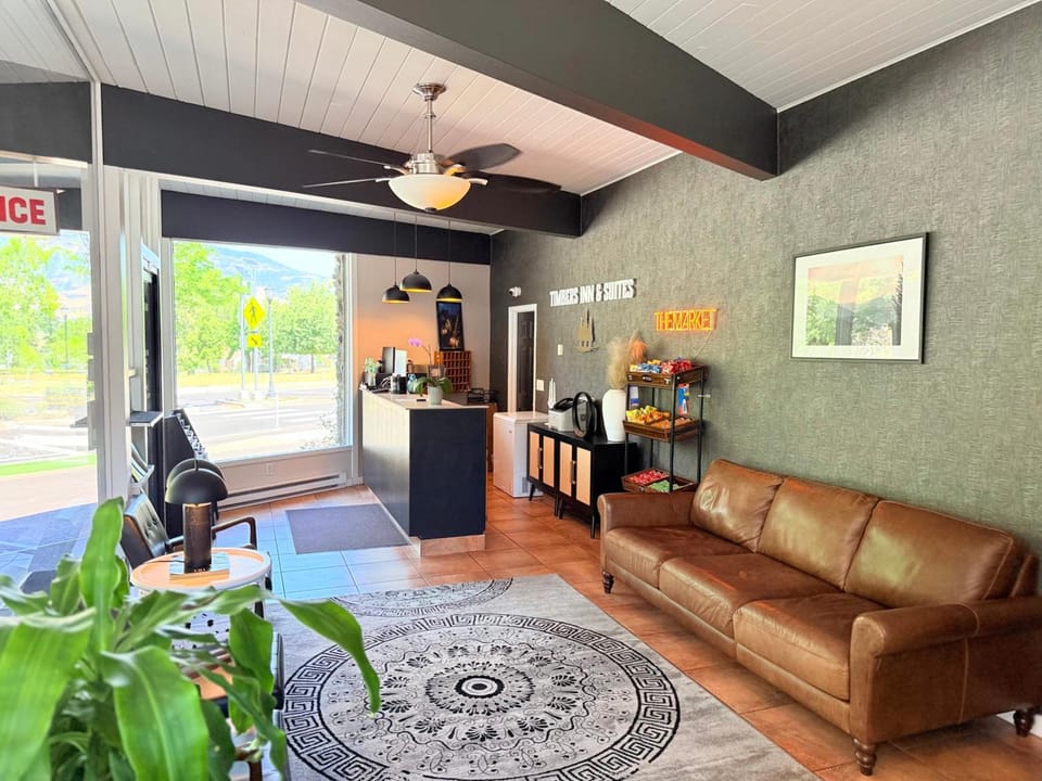 Timbers INN and Suites Motel in Ashland