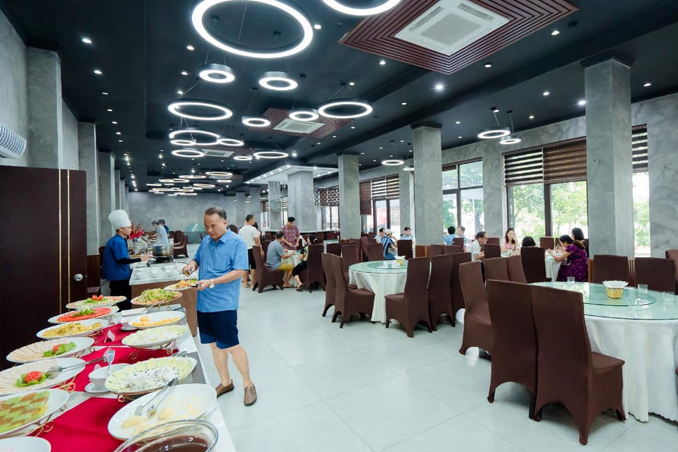 Bạch Đằng Hotel Hotel in Laos