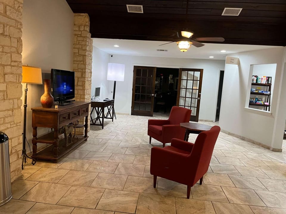 Motel 6 Junction, TX - Llano River Hotel in Rio Grande
