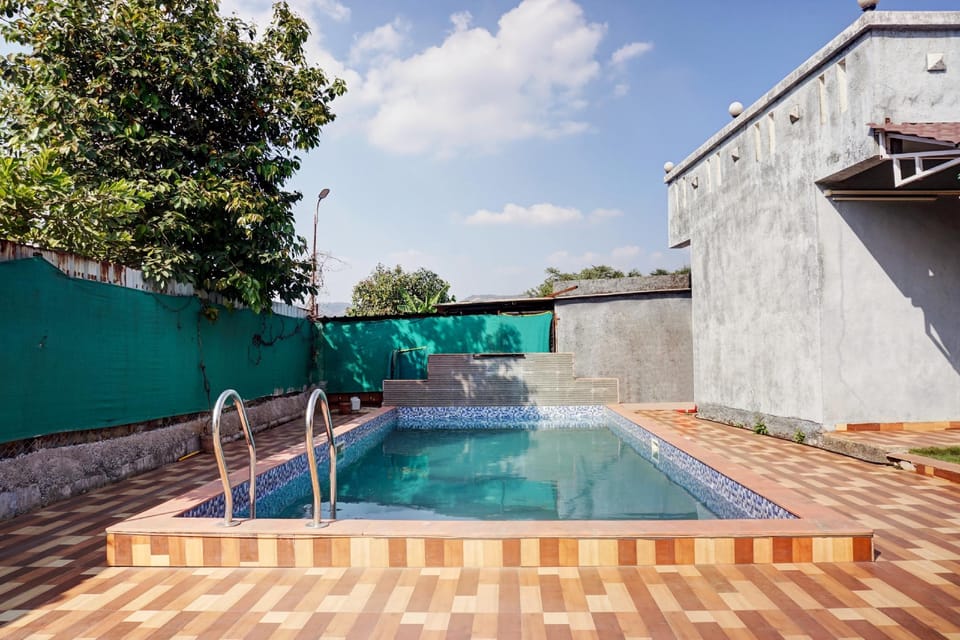 Collection O HOTEL DAULAT INN Hotel in Lonavla