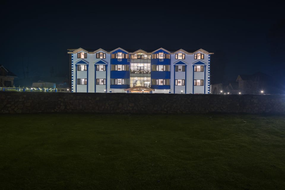 Echor Kashmir Holiday Resort Srinagar Hotel in India