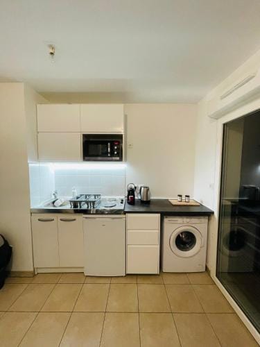 Appartement Lahcen Hotel in Île-de-France