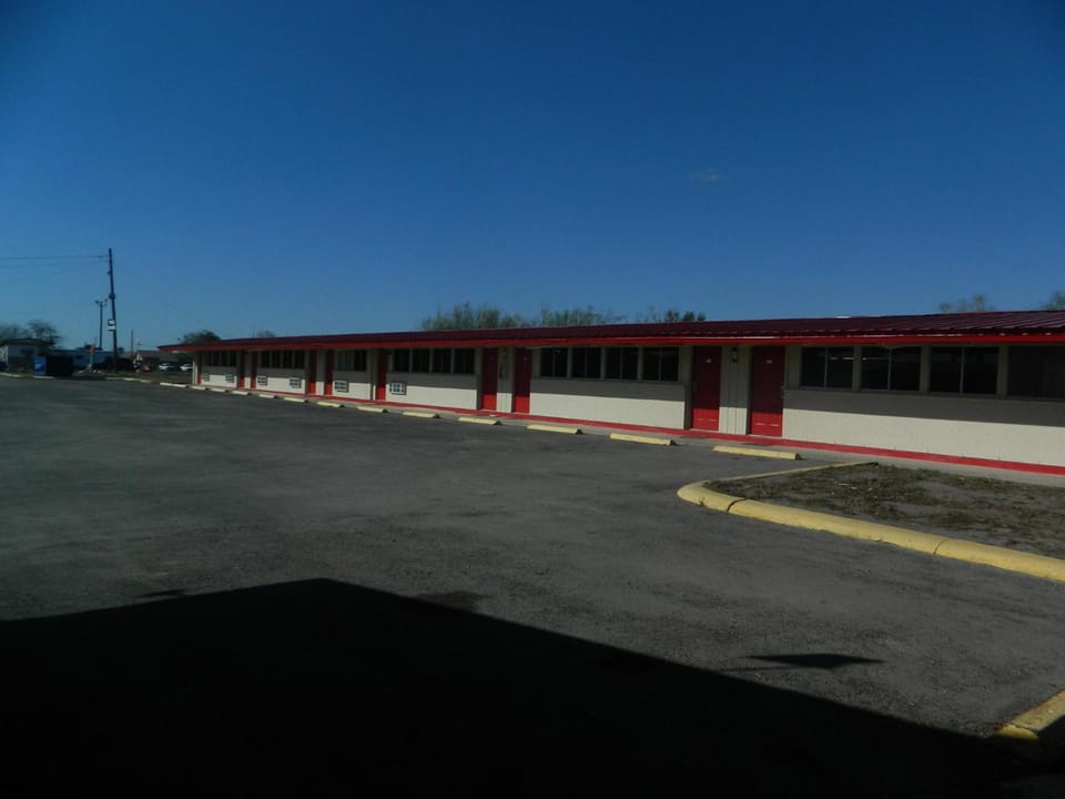Freer Motel Motel in Rio Grande