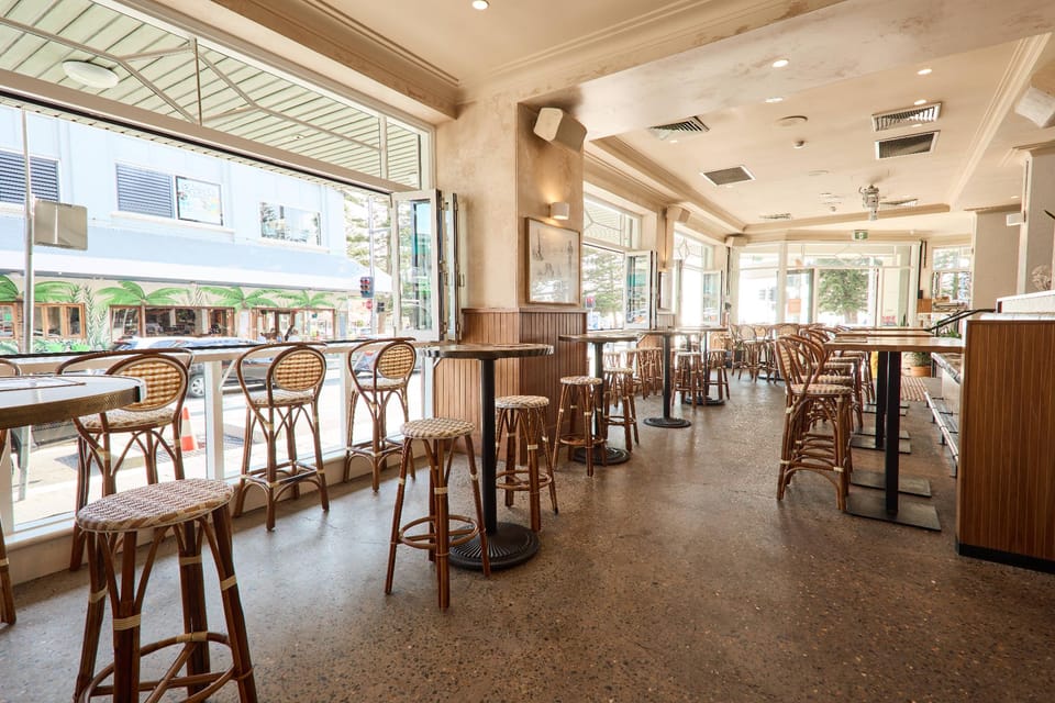 Coogee Bay Hotel - Pub Style Hotel in Sydney