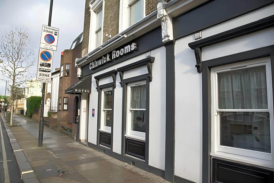 Chiswick Rooms Hotel in London Borough of Ealing