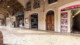 Piazza Martiri-In pieno centro sotto al Castello Hotel in Emilia-Romagna