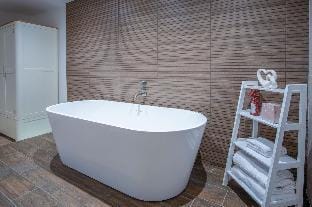Suite 5 - Sleeping Giant Hotel - Pen Y Cae Inn Hotel in Wales