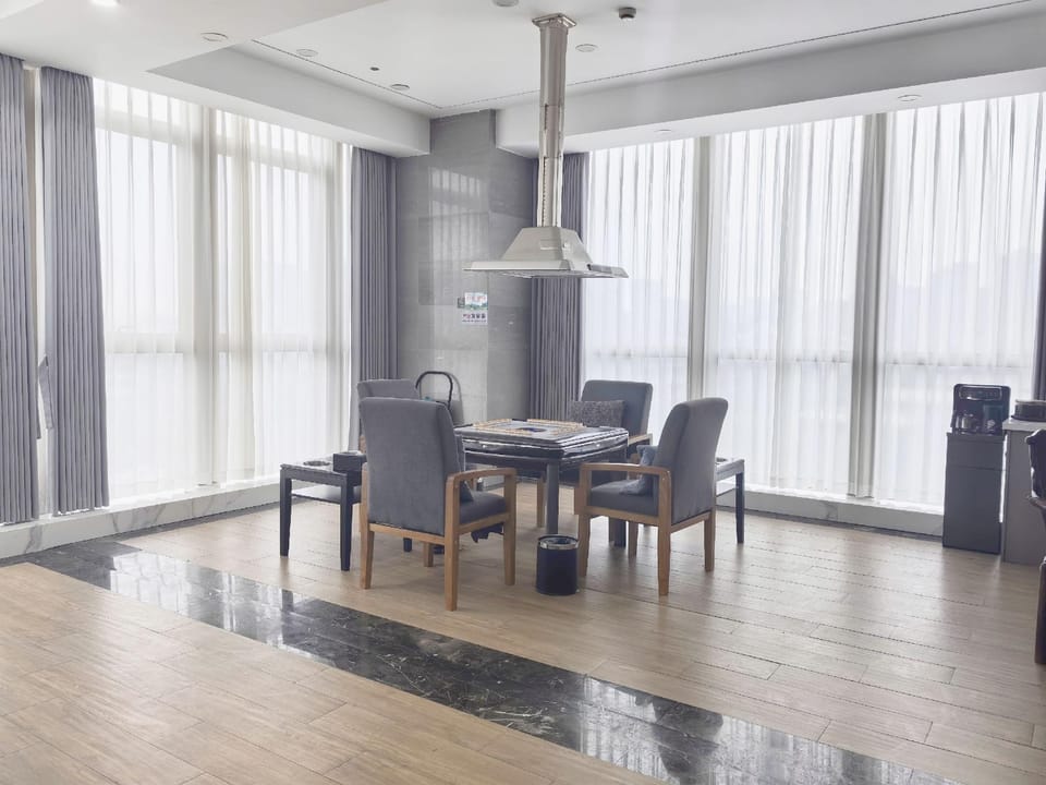 Grand Madison Hangzhou Yuedonghu Hotel in Hangzhou