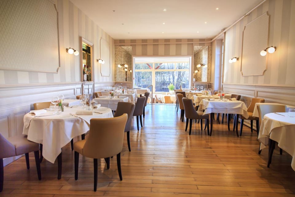 Hostellerie d'Heloise Logis Hotel in Bourgogne-Franche-Comté