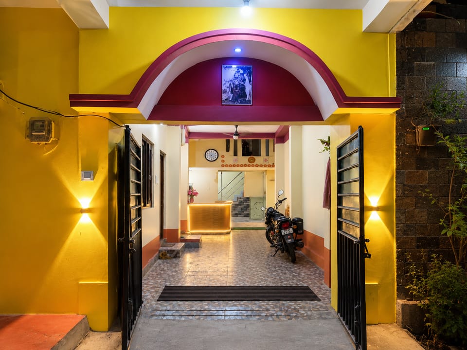 Goroomgo Hotel Shree Puri Hotel in Puri