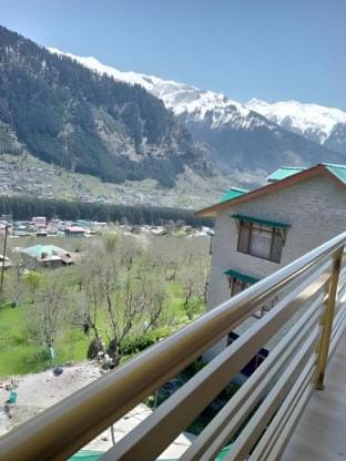 Shubham Cottage Manali Hotel in Manali