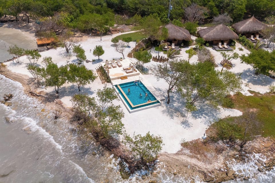 ACASI Rustic Beach Hotel in Bolivar