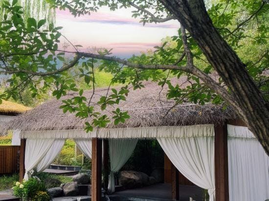 Designed resort in Moganshan Lishanyunju Hotel in Hangzhou