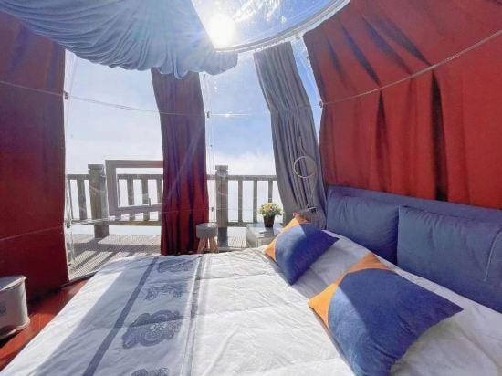 Wugong Mountain Tent Camp Hotel in China