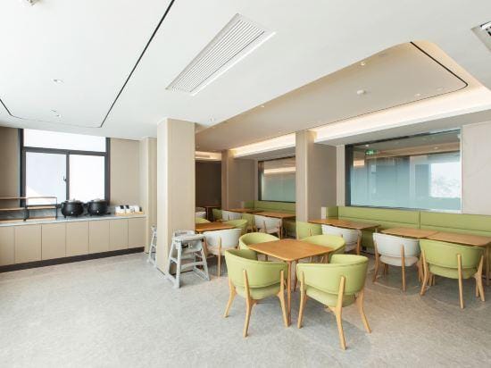 JI Hotel (Zhuji Sanjiao Plaza Branch) Hotel in Hangzhou