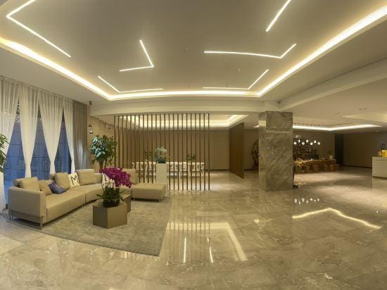 Jin Bo Apartment Hotel in China