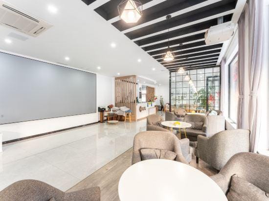Floral Hotel·Yinlong Hotel (Ningguo Wannan Sichuan Tibet line) Hotel in Zhejiang