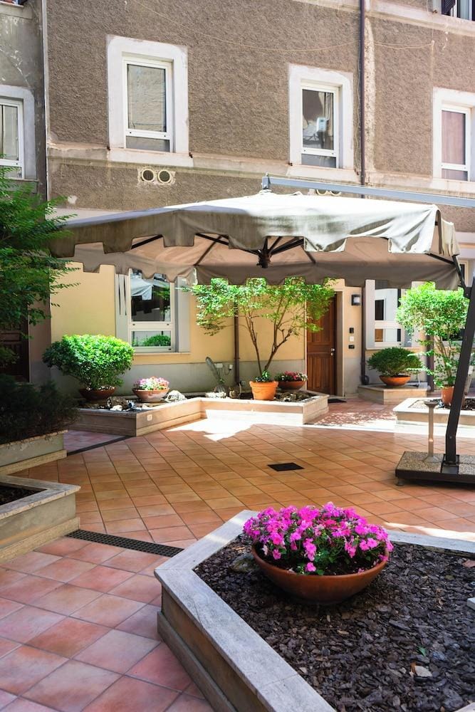 Residenza Mecenate Apartment hotel in Rome