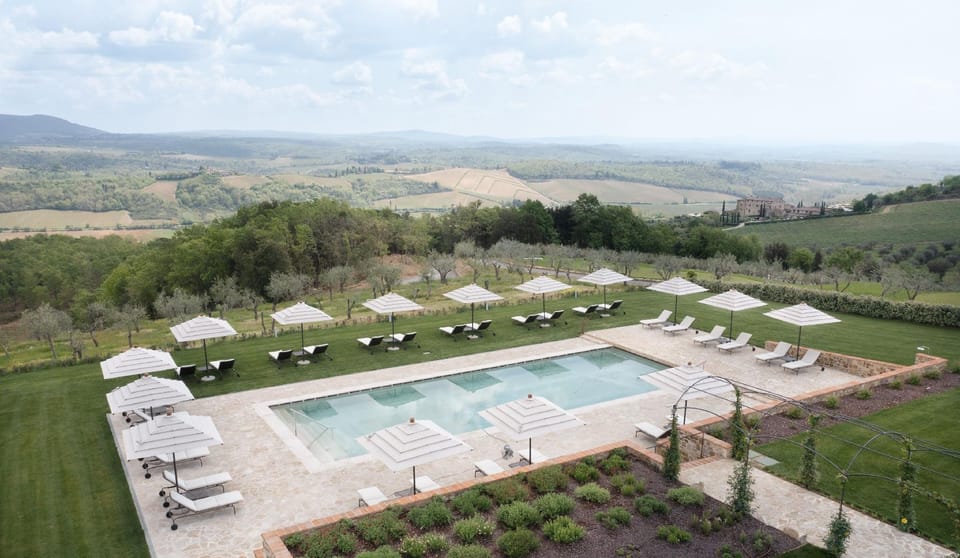 THE CLUB HOUSE Hotel in Tuscany