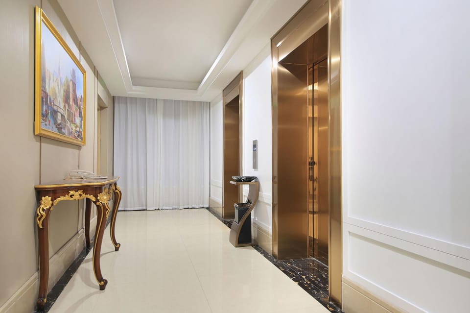 Vienna Hotel (Linyi International Airport Wuyue Plaza) Hotel in Jiangsu