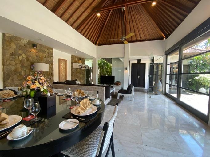 Lotus Luxury Villa Seminyak Resort in North Kuta