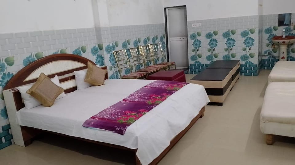 SHAGUN MARRIAGE HALL Hotel in Uttar Pradesh