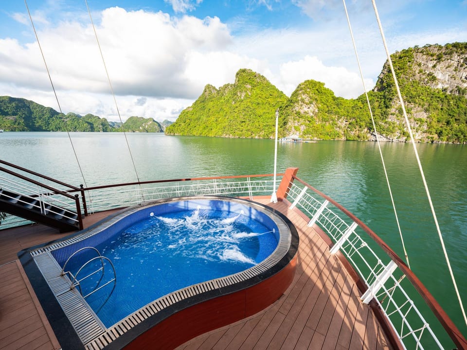 Le Journey Elegance Cruise Hotel in Vietnam