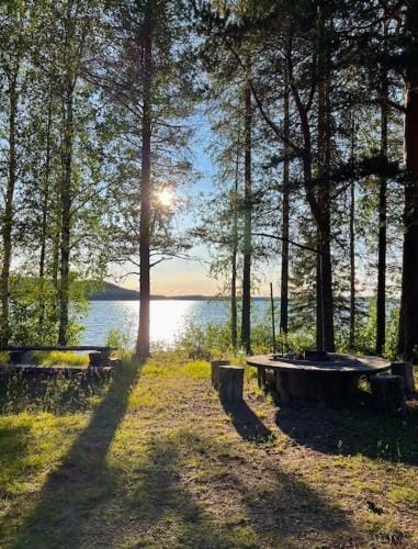Vintage cabin - Sauna, grill, rural, close to lake & snowmobile trails, skiing Hotel in Norrbotten County, Sweden