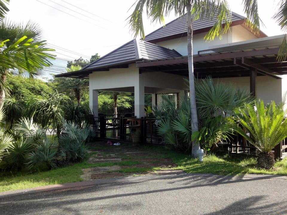 Royal Place Banchang Hotel in Chon Buri Changwat