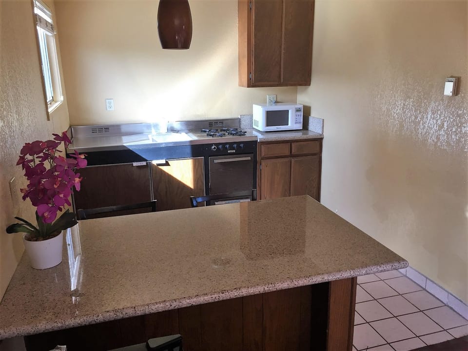 Pacific Inn and Suites Inn in San Pedro