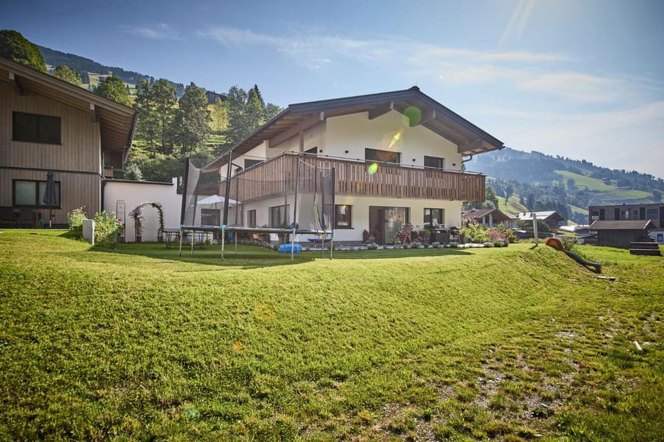 Haus Joan - Apartments Hotel in Salzburgerland