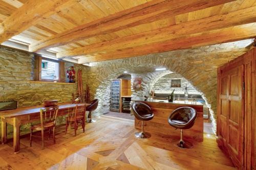 Le Bourg Charmant - Fleur du Printemps Hotel in Aosta Valley, Italy