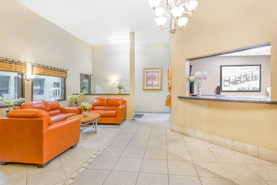Super 8 by Wyndham Grants Pass Hotel in Grants Pass