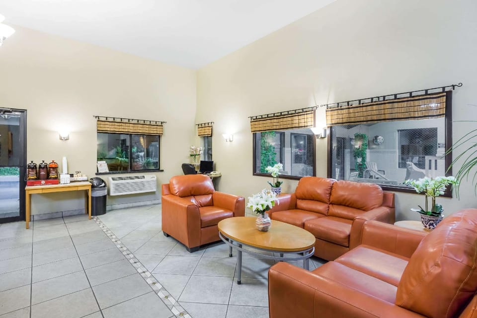 Super 8 by Wyndham Grants Pass Hotel in Grants Pass