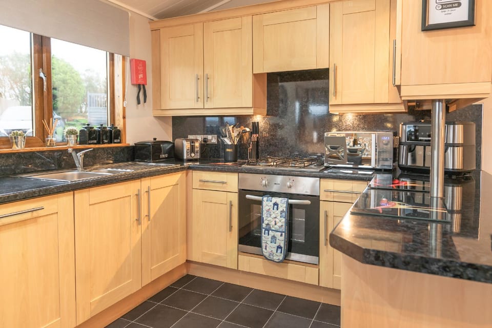 31 Ocean Terrace with Hot Tub Available to Hire Lodge in Ilfracombe