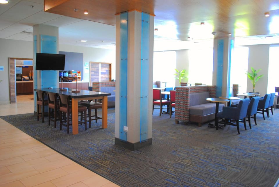 Holiday Inn Express And Suites COLUMBIA CITY By IHG Hotel in Indiana