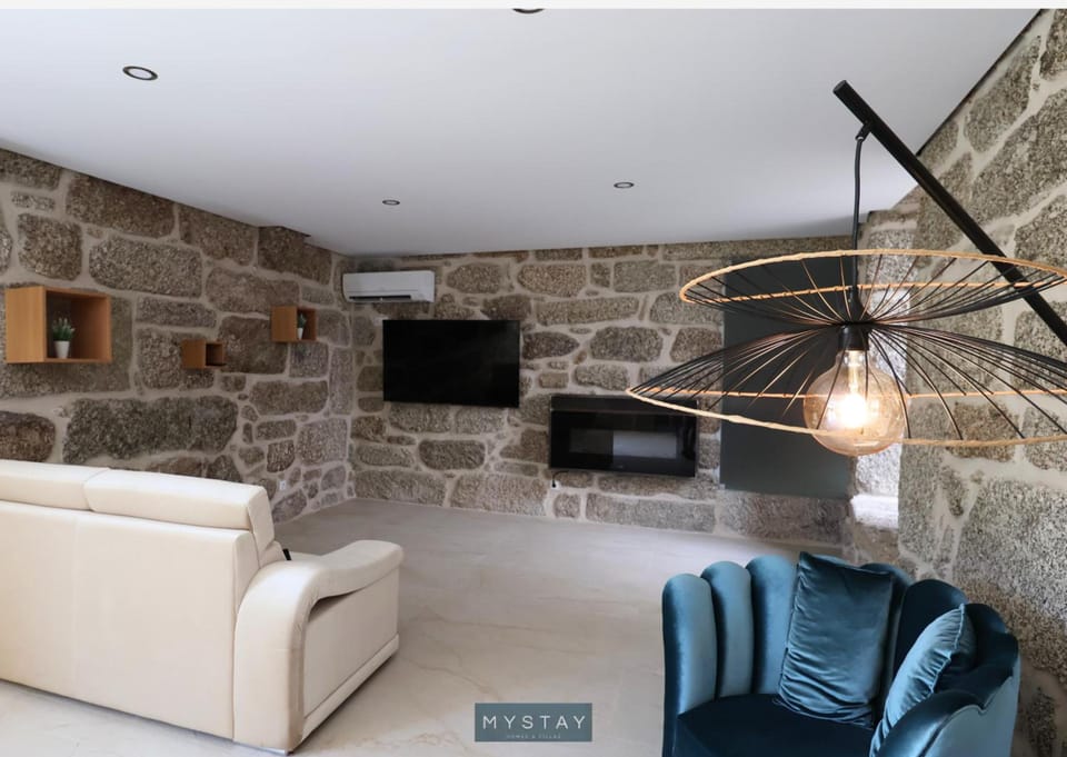Shared lounge/TV area
