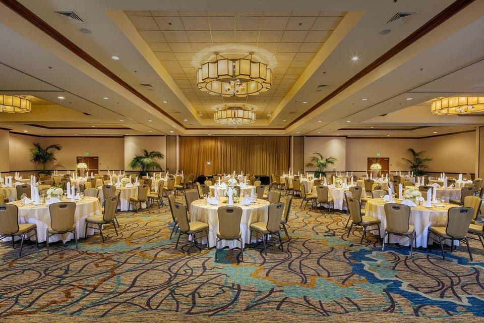 Delta Hotels Anaheim Garden Grove Hotel in Garden Grove