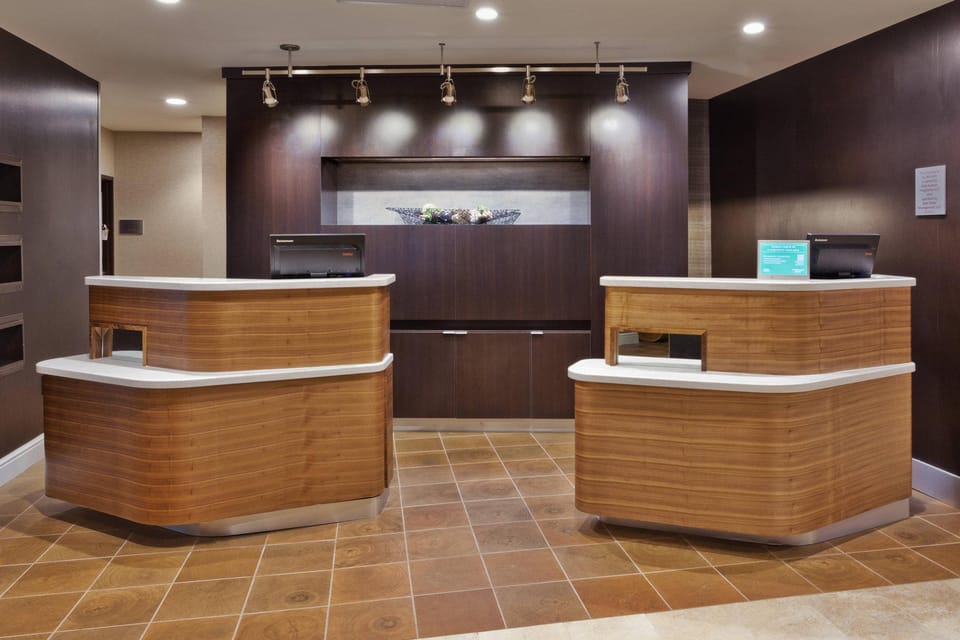 Courtyard by Marriott Albion Hotel in Ohio