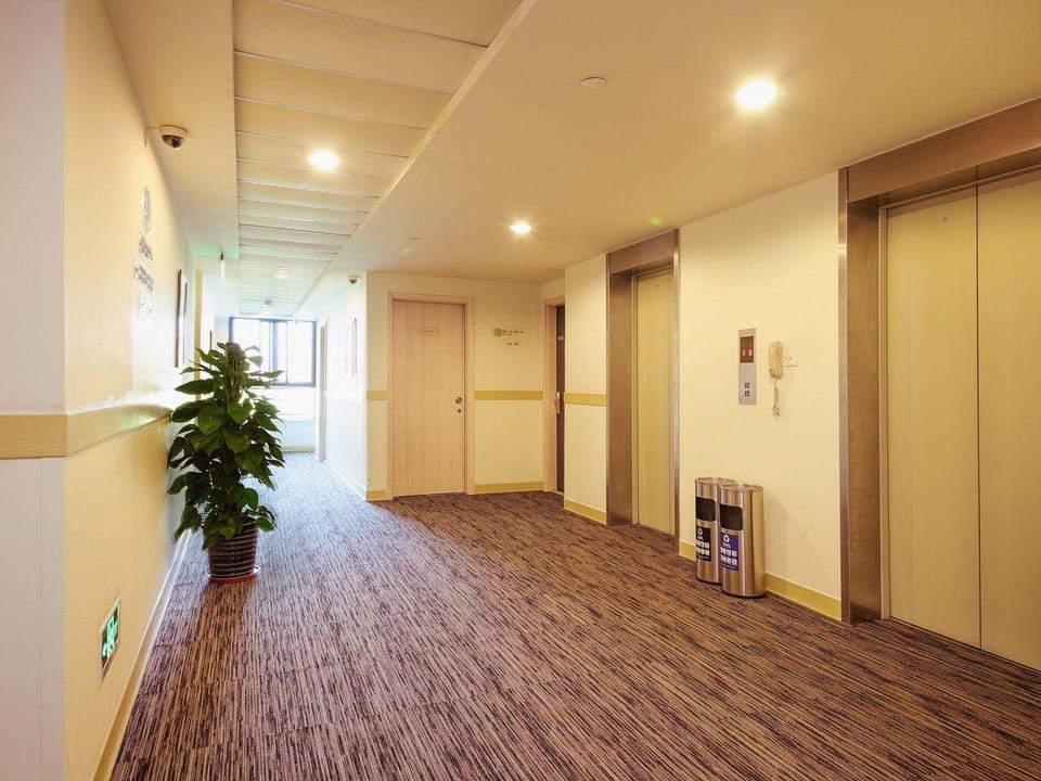 Jinjiang Inn Shanghai Hongqiao Hub National Convention Center Branch Hotel in Shanghai
