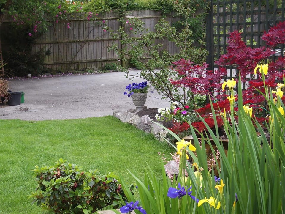 Compton House Hotel in East Staffordshire District