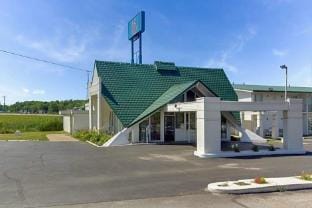 Motel 6 Geneva, Oh Hotel in Lake Erie