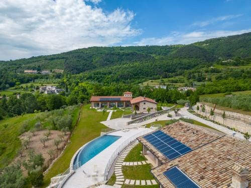 L'Oro di Pizzon - Exklusive Holiday Apartments Lake Garda Hotel in Lake Garda